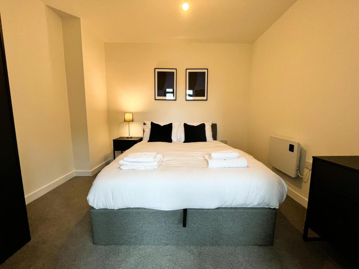 Fantastic One Bedroom Apartment Near Old Trafford Stadium Манчестър Екстериор снимка